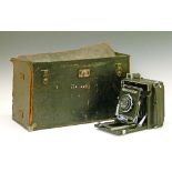 Cameras - Graflex Speed Graphic plate camera, with Graphex lens and Kalart synchronised range finder