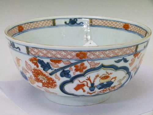 Chinese Imari bowl having typical gilt highlighted iron-red and blue decoration, 22.5cm diameter - Image 3 of 6