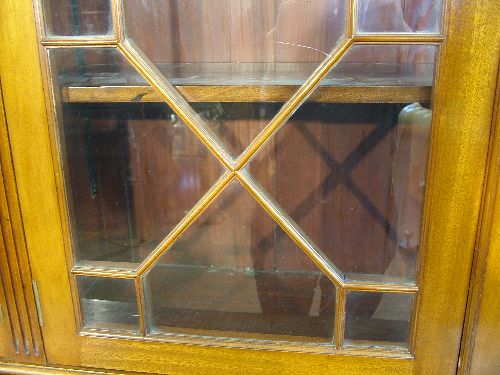 Early 20th Century Chippendale style mahogany library bookcase, the upper section having dentil - Image 3 of 6