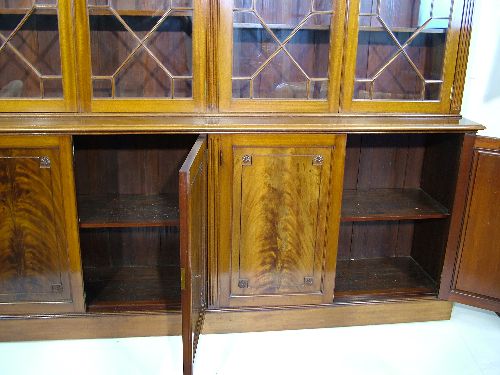 Early 20th Century Chippendale style mahogany library bookcase, the upper section having dentil - Image 6 of 6