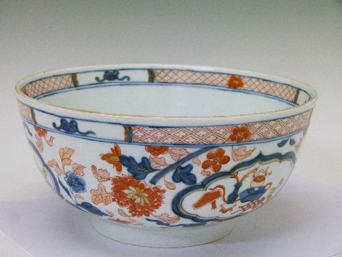 Chinese Imari bowl having typical gilt highlighted iron-red and blue decoration, 22.5cm diameter - Image 2 of 6