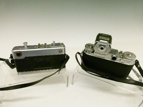Cameras - Voigtlander Prominent I, circa 1955, with Turnit view finder, Skoparon 35mm, Noktor 50mm - Image 8 of 8