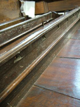 18th Century and later oak Welsh dresser, the plate rack with moulded cornice, shaped apron below - Image 7 of 7