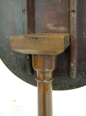 George III mahogany snap top wine table having a circular dish top and standing on a turned pillar - Image 5 of 6