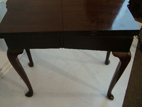 George III mahogany inverted breakfront fold over supper table, probably Irish, fitted one frieze - Image 8 of 8