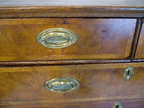 Antique chest having an oak top, pine sides and fitted two short and three long walnut veneered - Image 7 of 8
