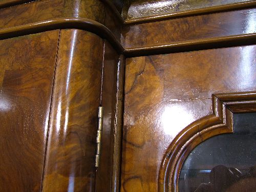 Victorian style figured walnut two section breakfront library bookcase, the upper section fitted - Image 8 of 8