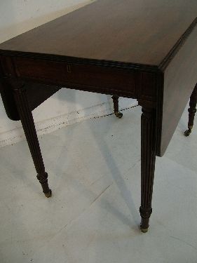 Gillows of Lancaster - Regency mahogany two flap Pembroke tea table having a reeded edge and - Image 3 of 6