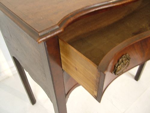 George III mahogany serpentine front kneehole serving table fitted one and two short drawers with - Image 6 of 7