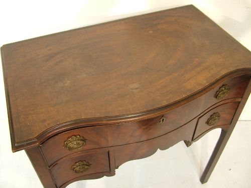 George III mahogany serpentine front kneehole serving table fitted one and two short drawers with - Image 2 of 7