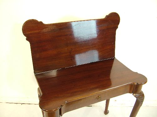 George III mahogany inverted breakfront fold over supper table, probably Irish, fitted one frieze - Image 3 of 8