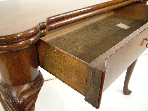 George III mahogany inverted breakfront fold over supper table, probably Irish, fitted one frieze - Image 5 of 8