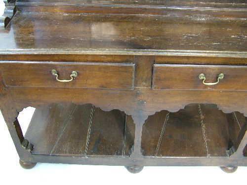 18th Century and later oak Welsh dresser, the plate rack with moulded cornice, shaped apron below - Image 4 of 7
