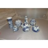 SELECTION OF VARIOUS BLUE/WHITE CHINESE STYLE ITEMS