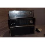 SILVER SPACEMASTER RADIO WITH 2 WAY SPEAKERS