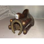 BRIDLE WALL BRACKET WITH HORSE SHOE DECORATION 3 1/2 KG