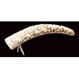 ZANNA IN AVORIO fine XIX Sec. scolpita a motivi di animali vari AN IVORY TUSK late 19th century