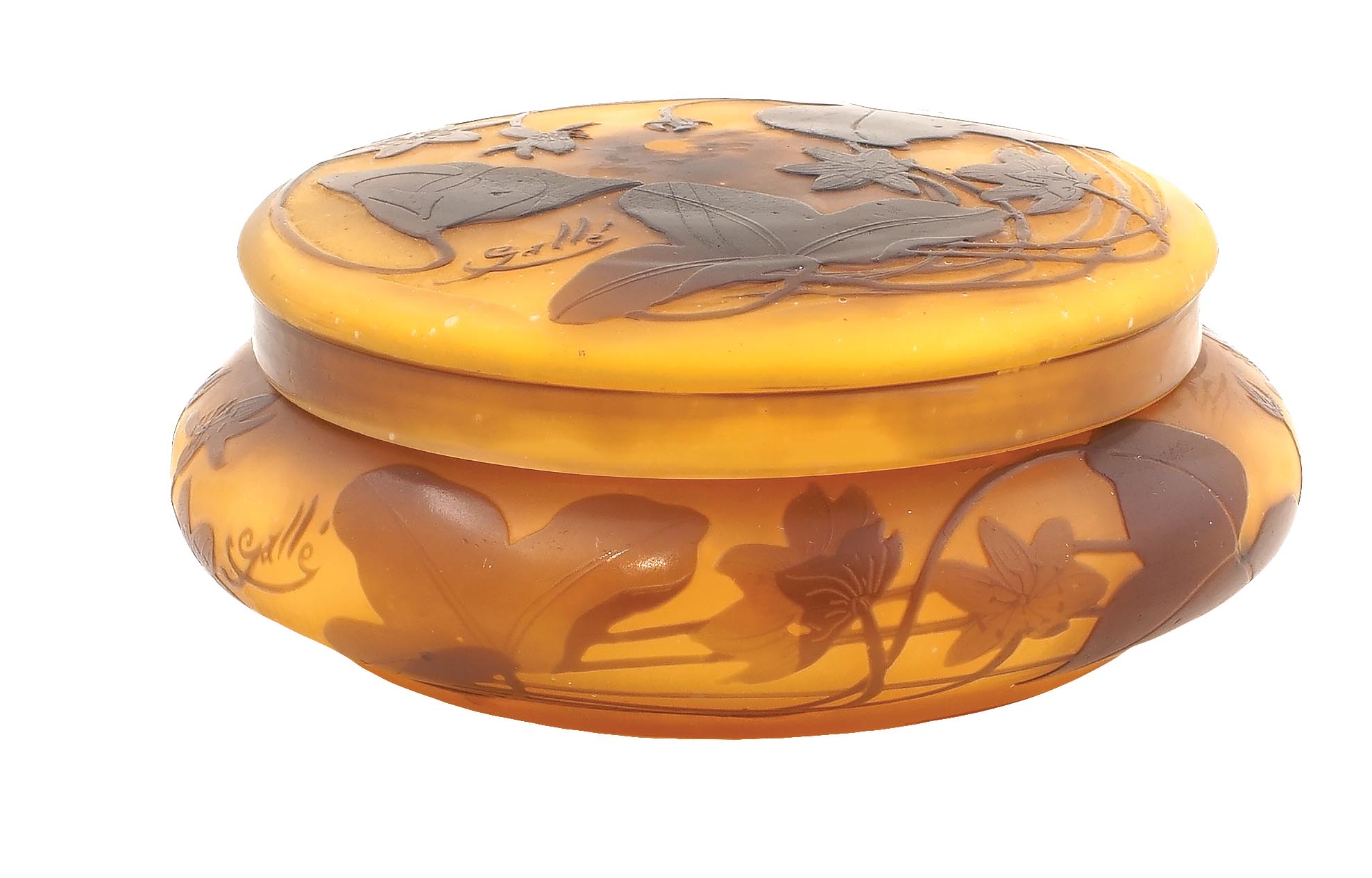 Emille Galle' A cameo glass box with cover, signed Nancy, 1846-1904 5,5x15 cm.