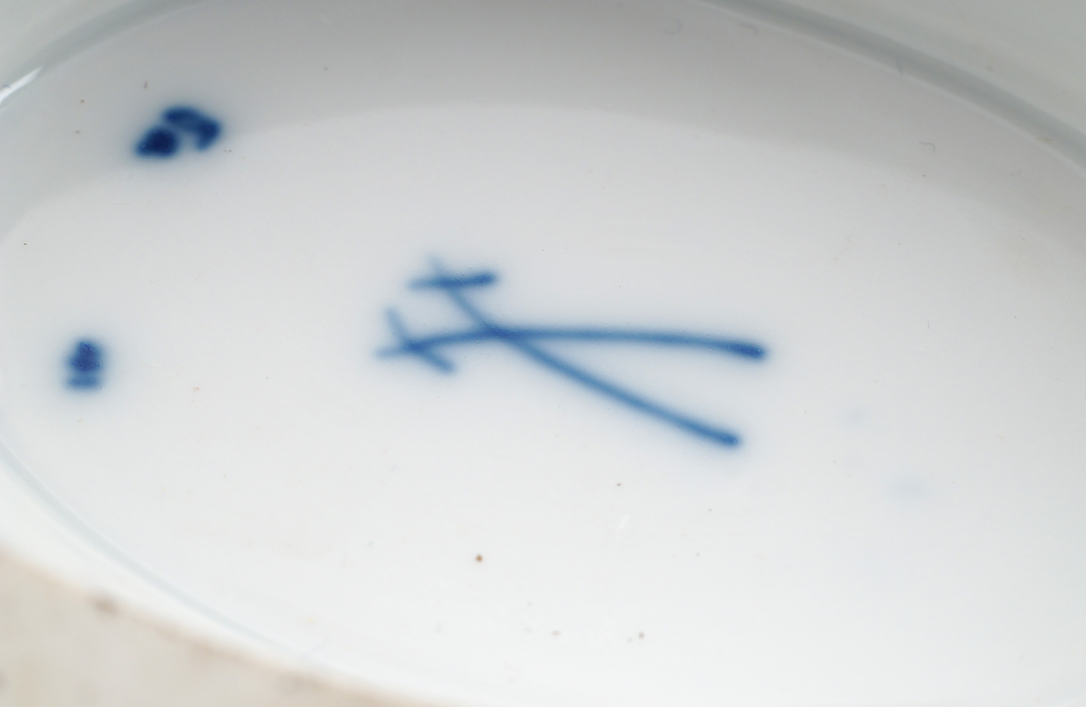 A Meissen porcelain tureen decorated in light blue and blue with floral ornaments, strawberry-shaped - Image 3 of 3