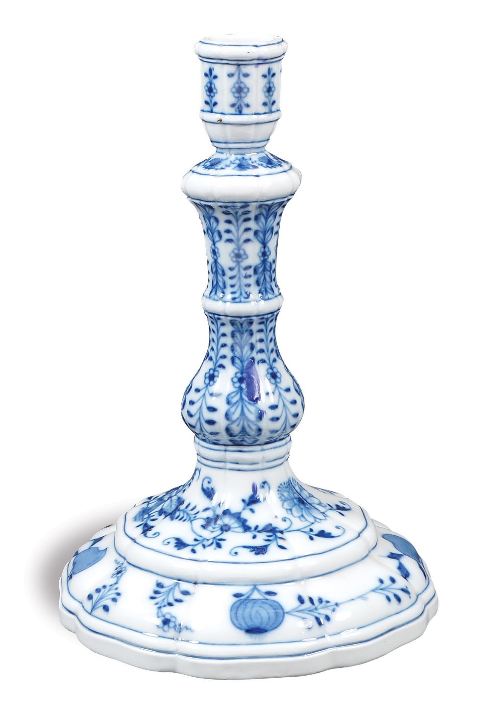 A pair of Meissen porcelain candelabra Blue Onion pattern, mark under the base late 19th century