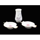 A Meissen porcelain lot (3) Comprising two ashtrays and one vase with original box, marks under