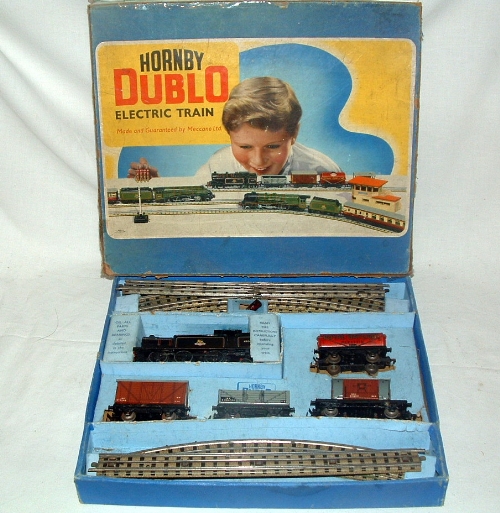 HORNBY DUBLO 3R 2 x Train Sets - EDG17 BR Goods Set comprising a Gloss Black 0-6-2T no 69567,