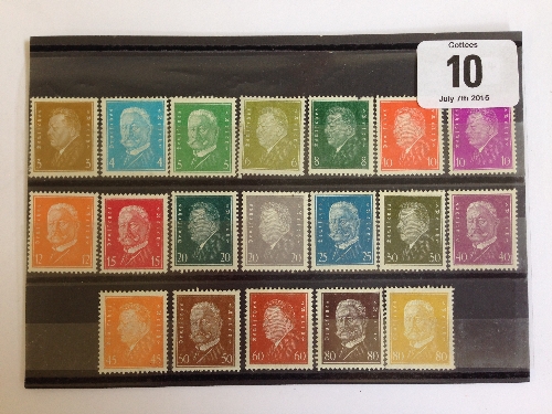 Germany SG424-442 complete mounted mint set Cat £190.