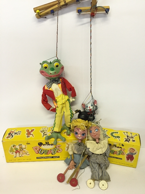 Pelham Puppets: SL9 Frog (VG in G/VG box); A8 Cat (G/VG in G/VG box); 2 x unboxed Jumpettes (F).