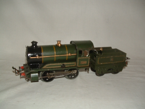 HORNBY 0 Gauge C/W GWR Green lined Gold No 0 0-4-0 no 5399 and Button Tender c1938 - the Locomotive