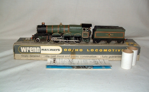 WRENN W2221 BR Green 4-6-0 'Cardiff Castle'. Near Mint Boxed with packing rings and Instructions.