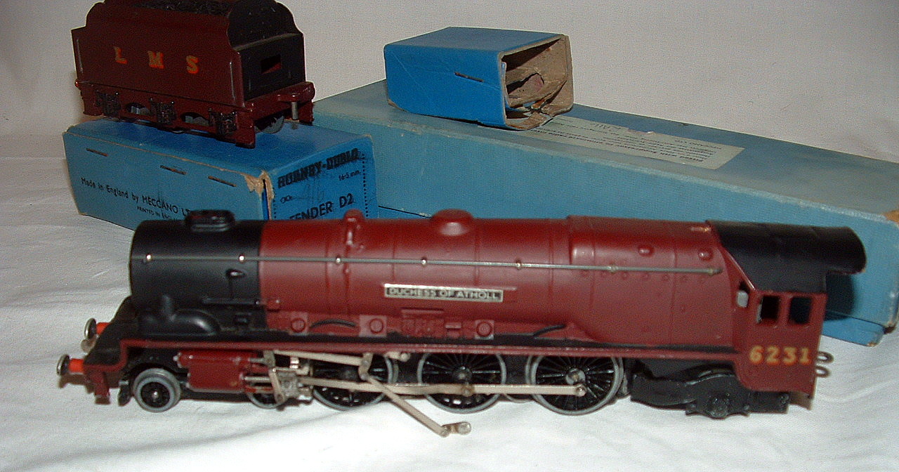 HORNBY DUBLO 3R EDL2 LMS Maroon 4-6-2 'Duchess of Atholl' and Tender. The Locomotive Body and Tender - Image 2 of 2