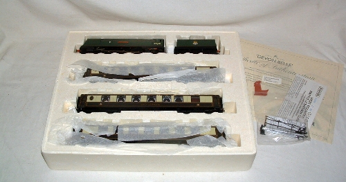 HORNBY R2568 'The Devon Belle' Train Pack comprising an unrebuilt BR Green West Country 4-6-2 - Image 2 of 2