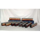 HORNBY DUBLO 3R - 10 x 3R Coaches - 2 x D12 Red/Cream Staniers (near Mint in a Good and Fair Box) -