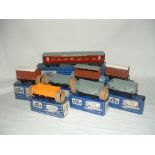 HORNBY DUBLO 2R - 8 x SD6 Goods Wagons in Blue and White Striped Boxes and a Coach - 13T Standard