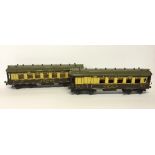 HORNBY O Gauge pair of Special Pullman Coaches,