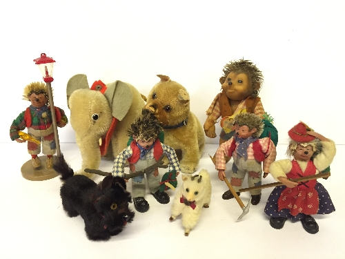 Selection of Steiff (Germany) soft toys: Elephant, h.10cm; Boxer, h.