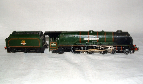 HORNBY DUBLO 3R EDL12 BR Gloss Green 4-6-2 'Duchess of Montrose'.