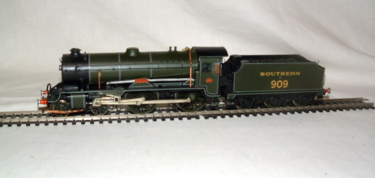 A DJH Kit Built brass and white metal SR Olive Green Schools Class4-4-0 'St Pauls' no 909.