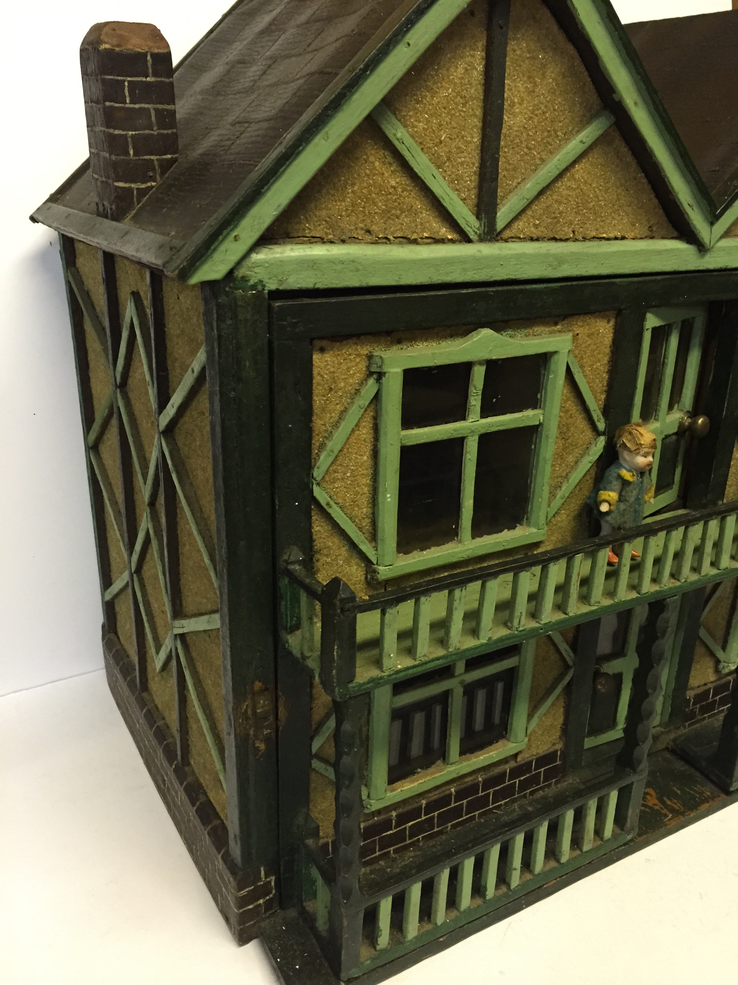 Tudor style doll's house, built by a professional cabinet maker, with veranda and balcony, - Image 4 of 5