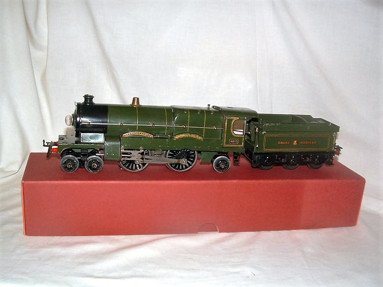 HORNBY 0 Gauge E320 3R 20V GWR Green 4-6-2 'Caerphilly Castle' and Tender.  Serviced 10/2015.