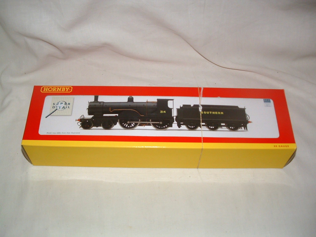 HORNBY R2829 SR Black Class T9 4-4-0 no 314 with 3 axle Tender. DCC ready.