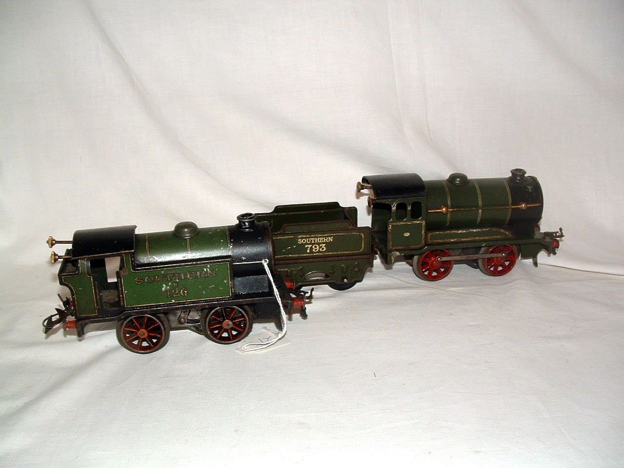HORNBY 0 Gauge 2 x C/W Southern Green locomotives - No 0 0-4-0 no 793 and Tender c 1938 - - Image 2 of 2