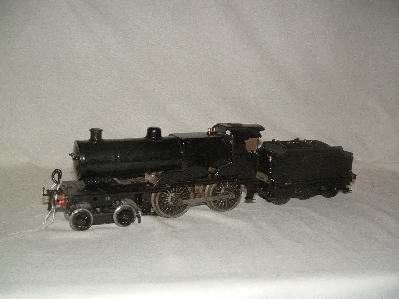 HORNBY 0 Gauge 3R No 2 20V 4-4-0 and Tender - this model has been repainted Black - both the