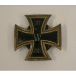 Imperial German Iron Cross 1st Class Screw Back Variation, being a fine quality example with dish