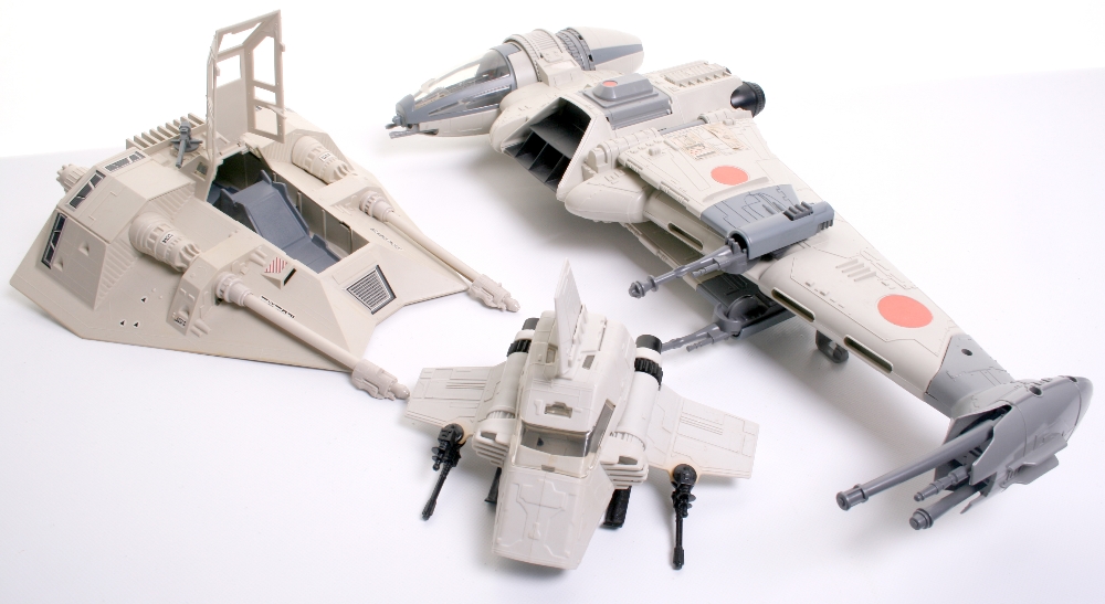 Selection of Vintage Star Wars Vehicles including Millennium Falcon (missing training ball & top - Image 2 of 3