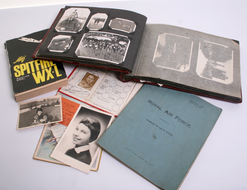 WW2 Polish Fighter Pilots Photograph Album Grouping of Flight Lieutenant Antoni Lipkowski, the - Image 3 of 3