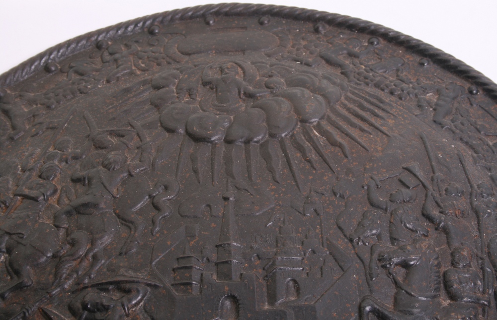 Decorative Cast Iron Circular Shield in Renaissance Style, 21" diameter, relief battle scene - Image 3 of 3