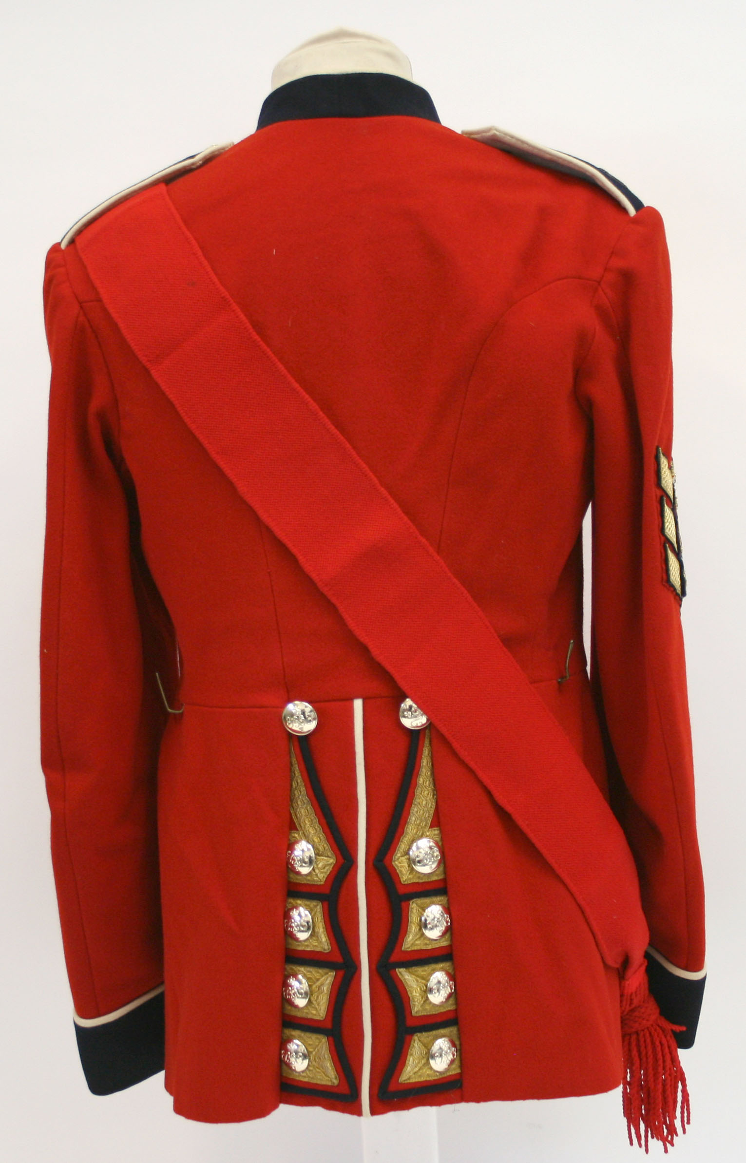 Post 1953 Grenadier Guards Colour Sergeants Dress Tunic of fine red cloth with staybright regimental - Image 4 of 4