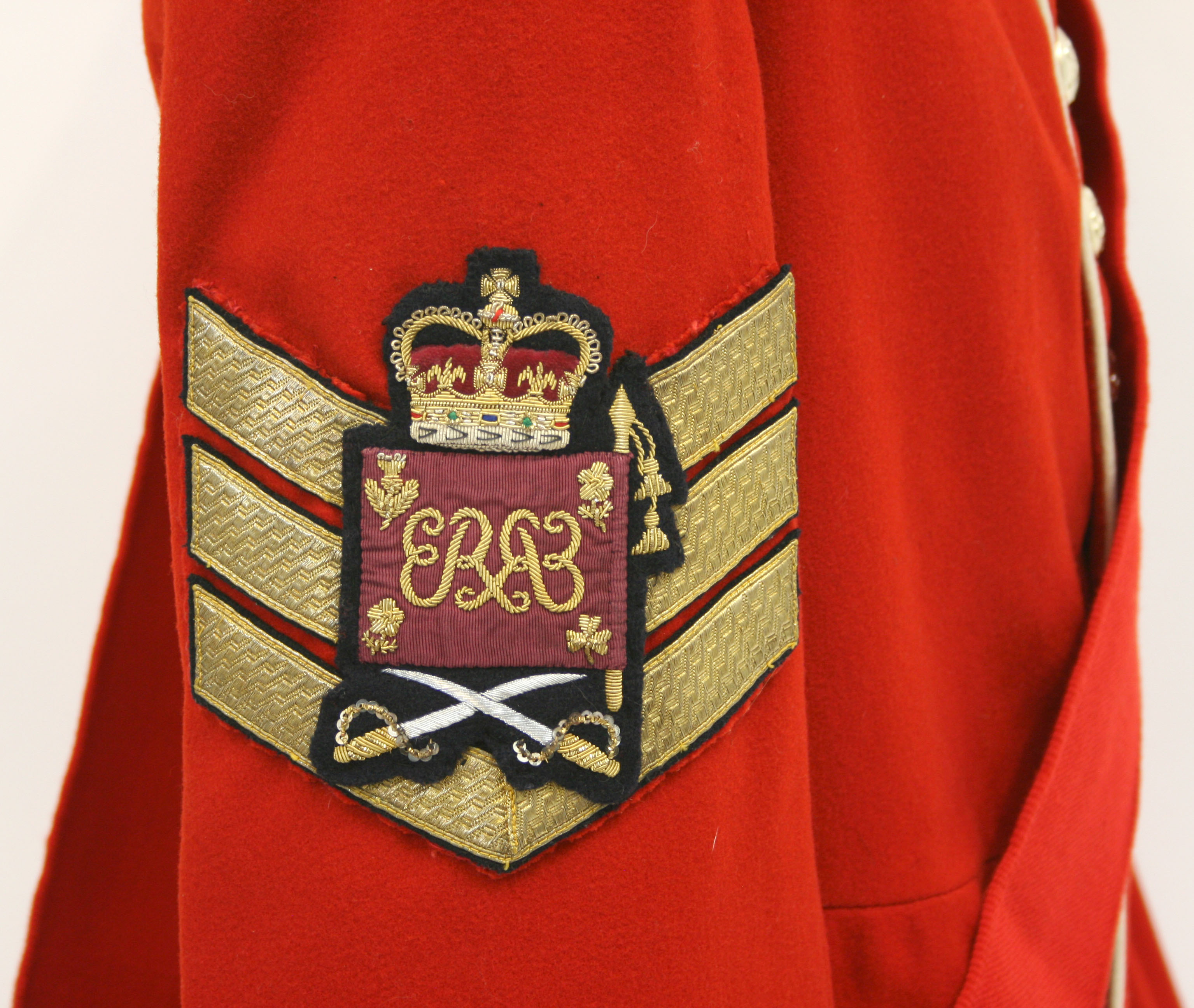 Post 1953 Grenadier Guards Colour Sergeants Dress Tunic of fine red cloth with staybright regimental - Image 2 of 4