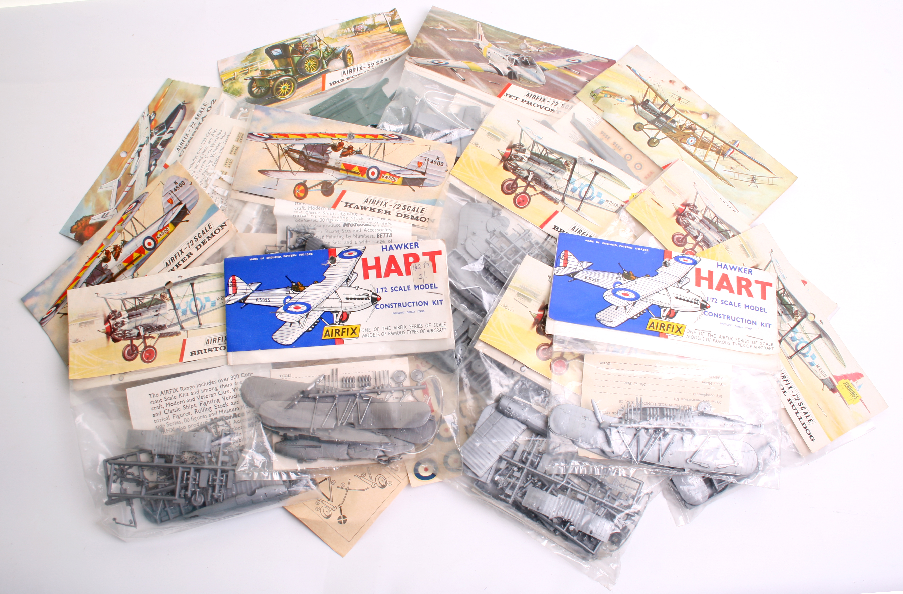 Airfix 1-72nd Scale Plastic Kits, 2 x Hawker Hart, 5 x Bristol Bulldog,2 x Hawker Demon, R.E.8,